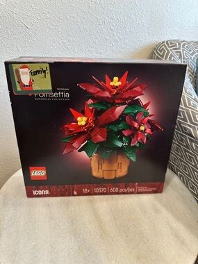 Lego Red Poinsettia Bouquet with Green Leaves